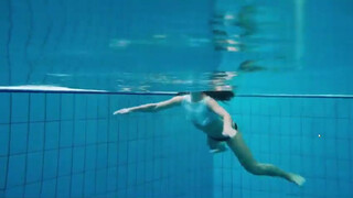 9. Nude underwater