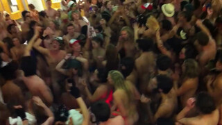 6. College kids are unbelievably excited to be naked at 0:05 in “UC Berkeley Naked Run Fall 2011”