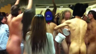 3. College kids are unbelievably excited to be naked at 0:05 in “UC Berkeley Naked Run Fall 2011”