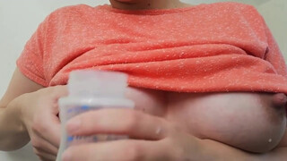 3. How To Hand Express Breasts Milk Tutorial For Moms in Breastfeeding