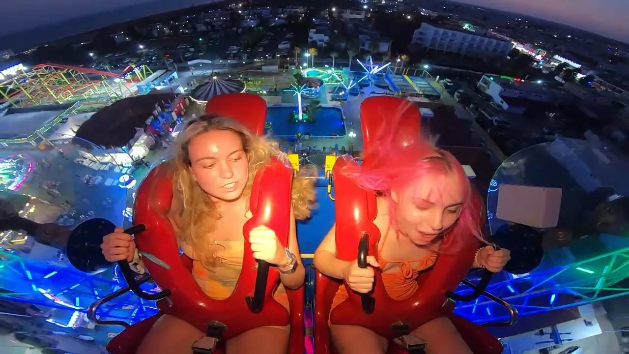 Nip slip slingshot ride