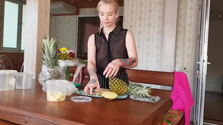 4. Learn how to cut pineapple ;)