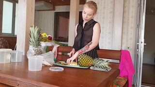 3. Learn how to cut pineapple ;)