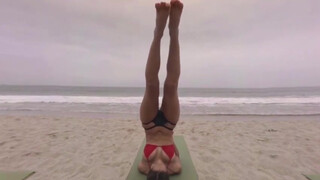 9. VR Bikini Yoga – Venice – Lesson 3- Groundwork ????????