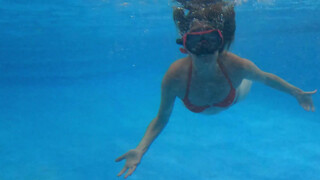 6. Lisa Tries Summer swimming