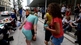 6. Beauty getting bodypainted showing off her great butt (and all of her other private bits as well)