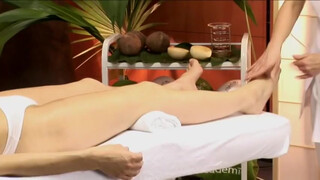 4. Pro Topless Massage
