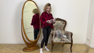 1. Transparent Shirts Make This Girl Look Incredible ????????????