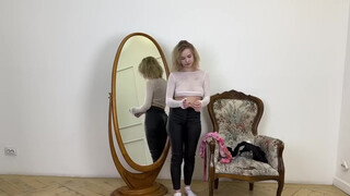 7. Transparent Shirts Make This Girl Look Incredible ????????????