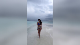 5. Mallu Girl Priya Prakash Varrier Sexy Bikini Video