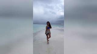 6. Mallu Girl Priya Prakash Varrier Sexy Bikini Video