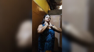 5. mami ka mummay – boobs impression throught