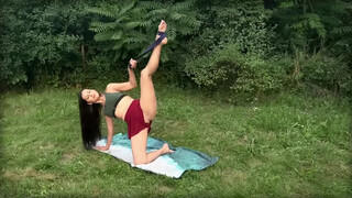 8. Home Workout – Legs stretching Yoga Splits & Contortion Flex Exercises