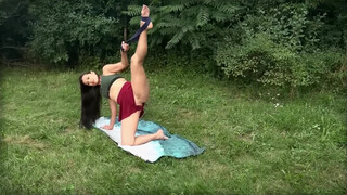 10. Home Workout – Legs stretching Yoga Splits & Contortion Flex Exercises