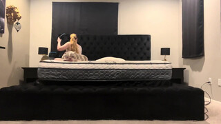 7. Downblouse/underboobs swinging hangers.