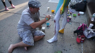 2. Artist Andy Golub bodypainting in Chelsea
