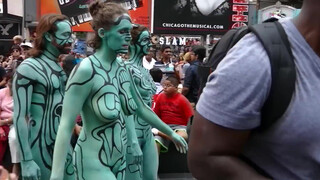 1. BODY PAINTING : Clap Your Hands