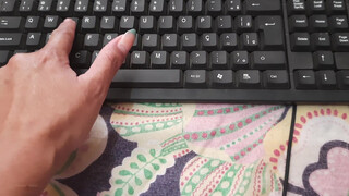 4. Show Pussy : Slip at 1:09