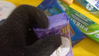 4. Big Pussy lips : Slip at 00:45