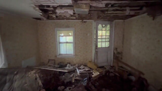 1. Abandoned Death Trap House Full Of Black Mold-Unoccupied For Over 20 Years !!!