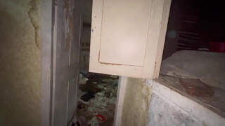 7. Abandoned Death Trap House Full Of Black Mold-Unoccupied For Over 20 Years !!!