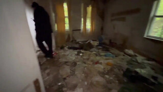 9. Abandoned Death Trap House Full Of Black Mold-Unoccupied For Over 20 Years !!!