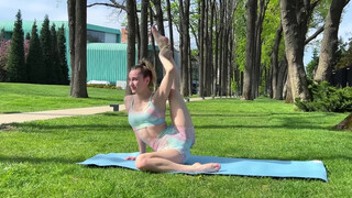 9. Tight little yoga outfit