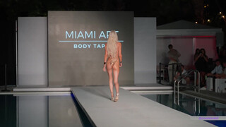 2. Unforgettable Runway Moments