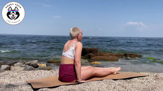 2. The way she stretches on the beach….????