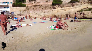 5. Candid beach titties starting at 02:58 and continuing throughout.