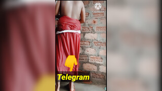 5. desi bath tease.. swift flash at 1:47 .25 slomo needed. *#*#*#KAD