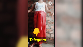 3. desi bath tease.. swift flash at 1:47 .25 slomo needed. *#*#*#KAD