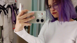 1. 2:50 transparent BRA + at 1:47 does anyone know what’s that circular thing attached to her arm?