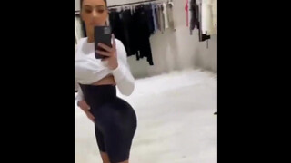 7. Kardashian & jenners