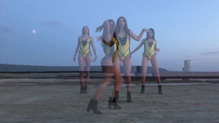 6. Ukraine sunset twerk