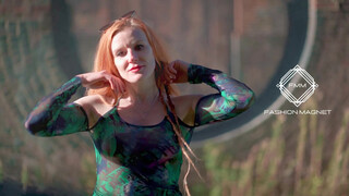 4. International fashion Model Inga Catwalk in slowmotion outfit 5