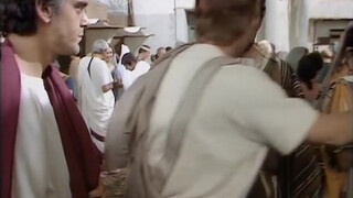 5. Captain Picard pulls off Magenta’s toga