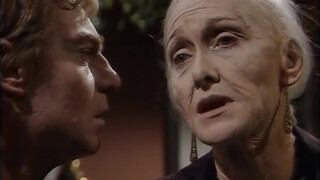 8. Captain Picard pulls off Magenta’s toga