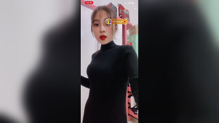 4. Flashing hairy pussy at 0:41, 1:50, 2:00, 3:40, 4:21