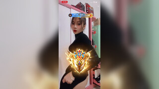 6. Flashing hairy pussy at 0:41, 1:50, 2:00, 3:40, 4:21