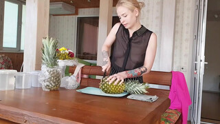 1. Pineapple cutting in transparent shirt