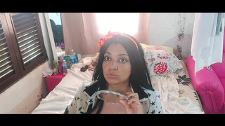 9. @2:30 tits @2:50 pussy play and dildo