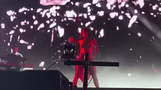3. Spanish rock singer Eva Amaral performs topless (0:34)