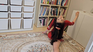 5. Sexy Asian Yoga girl is back (@catyoga)