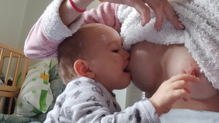 Breastfeeding mother nips