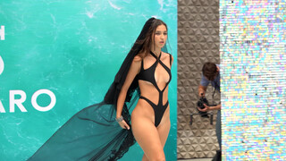 6. model with a big bouncing ass