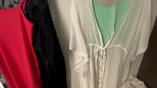 Which Outfit To Go Shopping In ?