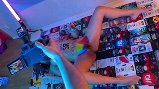 5. Hairy pussy surrounded by the colors of the rainbow (0:48)