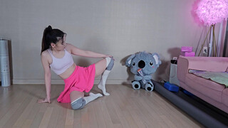 2. Asian Yoga girl surprise at (0:54) https://youtu.be/OWeH3J0FFK4