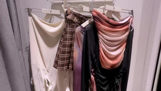 2. 1:29 close up HUGE MELONS